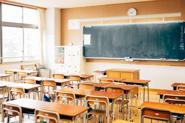 अपने बच्चे के लिए सही स्कूल कैसे चुनें? फैसला करने से पहले जानें ये 6 बातें