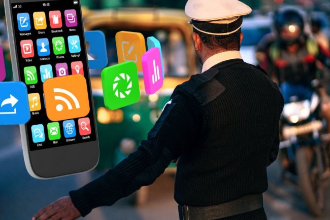 Traffic Challan: स्मार्टफोन में रखेंगे ये 2 सरकारी Apps, तो चाहकर भी चालान नहीं काट पाएगी ट्रैफिक पुलिस!