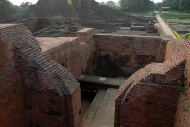 भारत में वैदिक और अ-वैदिक विचारों का मिलन: दर्शन, संवाद और समन्वय की सांस्कृतिक यात्रा