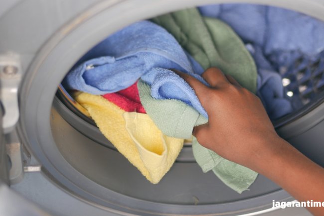 Washing Machine में गलती से भी न धोएं ये चीजें, क्वालिटी की उड़ जाएंगी धज्जियां और लग जाएगी चपत