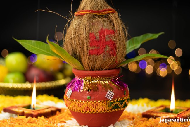 Shani Dev Nakshatra Parivartan: अक्षय तृतीया से पहले शनि का नक्षत्र परिवर्तन, सावधान रहें ये 4 राशियां