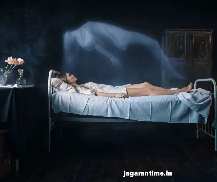 क्या मृतकों की आत्मा हमसे संपर्क कर सकती है? जानें आत्मा के रहस्य और संकेत