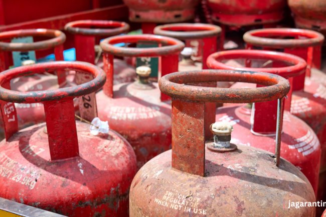 LPG Price May 2025: सिलेंडर के दाम में हुआ बड़ा बदलाव – घरेलू सिलेंडर महंगा, कमर्शियल सस्ता