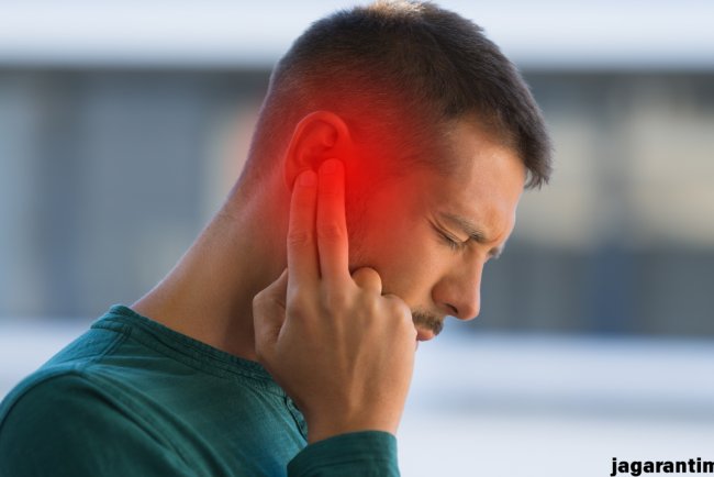 कान के भयंकर दर्द ने हाल कर दिया है बेहाल, तो अपनाएं 5 असरदार घरेलू नुस्खे; तुरंत मिलेगा आराम