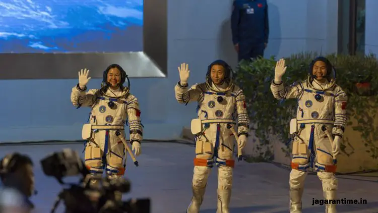 China's Shenzhou-19 Astronauts Return to Earth After Successful Space Mission